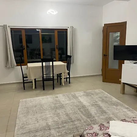 Erzeni Hotel *