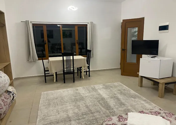 Erzeni Hotel *