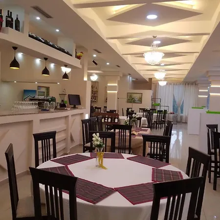 Erzeni ホテル Ibë